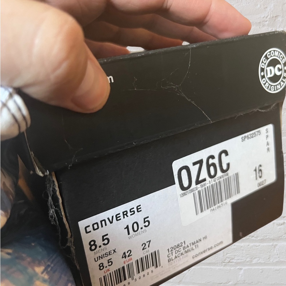 Converse trainers. Gotham city, Batman, uk 8 hi - Picture 5 of 6